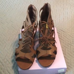 Shoe dazzle mini wedges